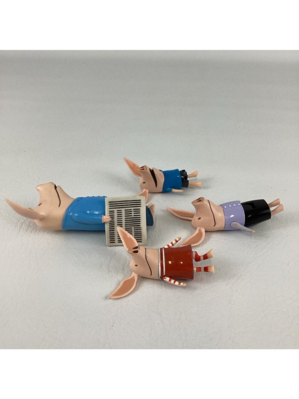 Olivia The Pig Family PVC Figure Bundle Lot Dad Newspaper Ian 2010 Spin Master - Picture 6 of 7